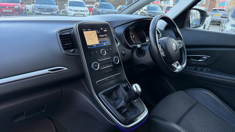 Renault Scenic 1.2 TCE 130 Dynamique Nav 5dr Petrol Estate